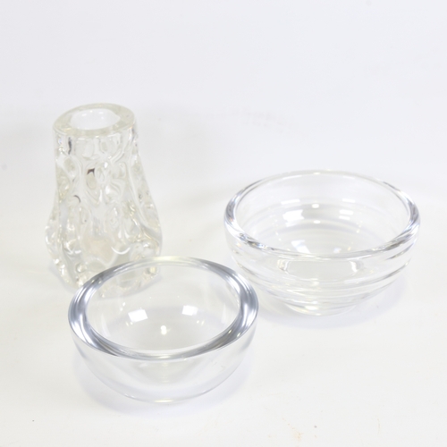 2069 - LISKEARD GLASS knobbly vase and 2 thick walled clear glass bowls, vase height 15cm