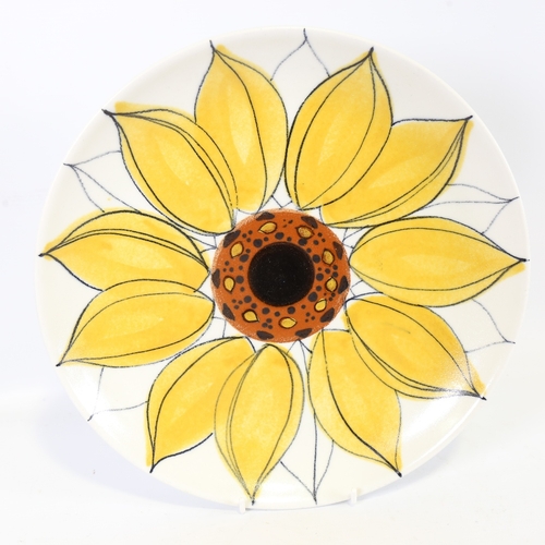 2147 - HILKKA LIISA AHOLA for Arabia, Finland, a 1960s sunflower pattern charger, diameter 31cm