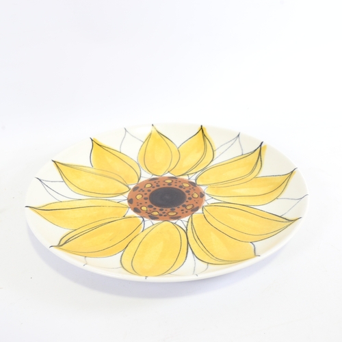 2147 - HILKKA LIISA AHOLA for Arabia, Finland, a 1960s sunflower pattern charger, diameter 31cm