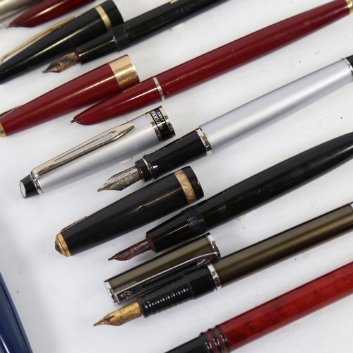 194 - A group of mainly Parker fountain pens (11)