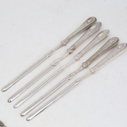 1155 - A set of 5 Antique silver plated marrow scoops, and a silver plated arrow meat skewer, length 30cm (... 