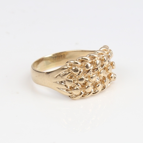 1263 - A late 20th century 9ct gold shot keeper's ring, hallmarks London 1977, setting height 12.1mm, size ... 