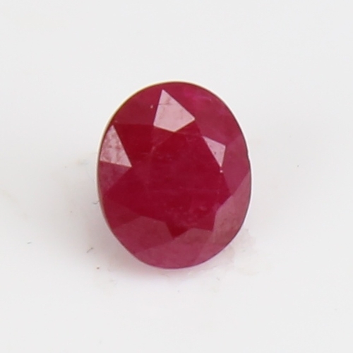 1270 - A 2.54ct unmounted oval mixed-cut ruby, dimensions: 8.28mm x 7.00mm x 5.10mm, evidence of thermal en... 