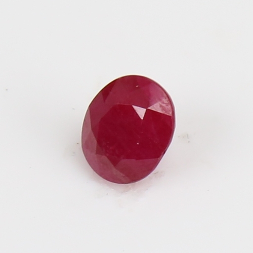 1270 - A 2.54ct unmounted oval mixed-cut ruby, dimensions: 8.28mm x 7.00mm x 5.10mm, evidence of thermal en... 