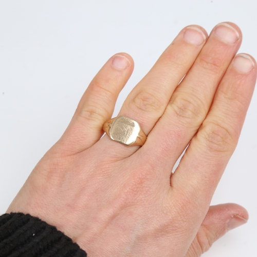 1296 - A late 20th century 9ct gold signet ring, maker's marks KBSP, hallmarks Birmingham 1983, setting hei... 