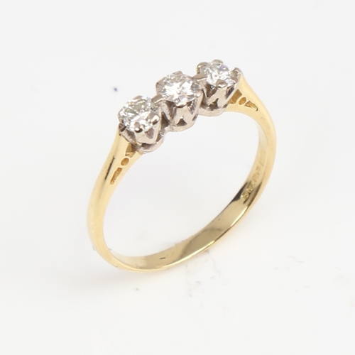 1392 - An 18ct gold 3-stone diamond ring set with modern round brilliant-cut diamonds, total diamond conten... 