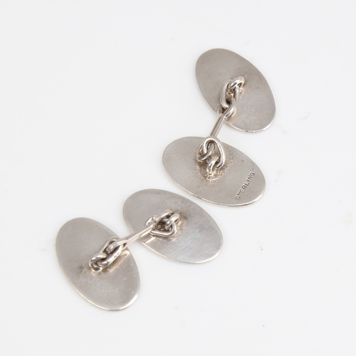 1419 - A 9ct gold chain necklace, 2.2g (A/F), and a pair of sterling silver engine turned cufflinks, 6.3g (... 