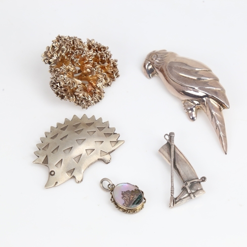 1467 - Various silver jewellery, including Flora Danica Eggert brooch, hedgehog brooch etc