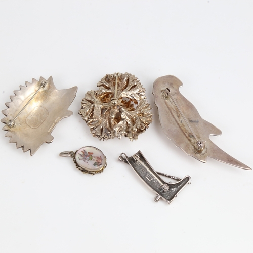 1467 - Various silver jewellery, including Flora Danica Eggert brooch, hedgehog brooch etc