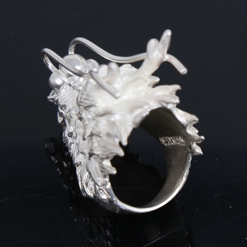 1478 - A large handmade sterling silver figural dragon ring, length 52.4mm, size V, 50.3g