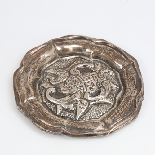 1506 - A small Maltese silver pin dish, with relief embossed coat of arms, diameter 9cm, 1.1oz