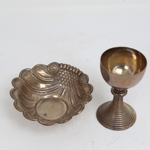 1519 - A small German silver goblet and a Continental silver  shell dish, goblet height 10.5cm, 4oz total (... 