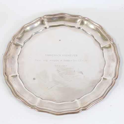 79 - A mid-20th century American sterling silver salver, circular form with scalloped rim, diameter 25cm,... 