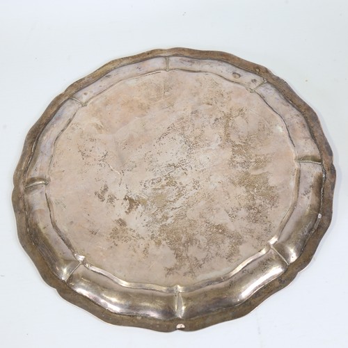 79 - A mid-20th century American sterling silver salver, circular form with scalloped rim, diameter 25cm,... 