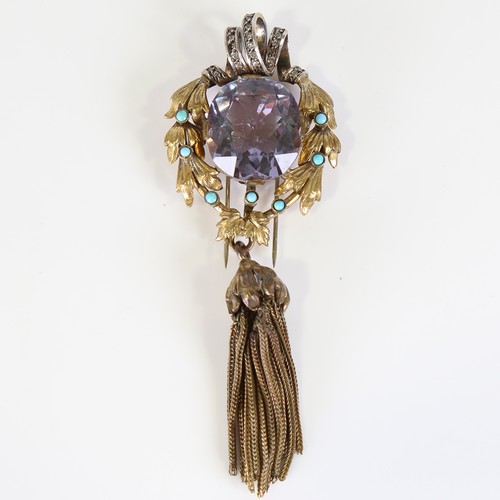 89 - An early/mid 20th century French fur clip, unmarked gilt metal settings with paste stones and en tre... 