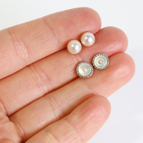 90 - A group of gold dress studs, comprising 18ct pearl stud (1g), 2 x 9ct mother-of-pearl studs (1.7g), ... 