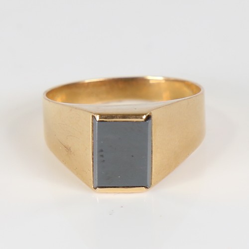 103 - A mid-20th century Swedish 18ct gold hematite signet ring, by Ceson of Goteborg, hallmark 1969, sett... 