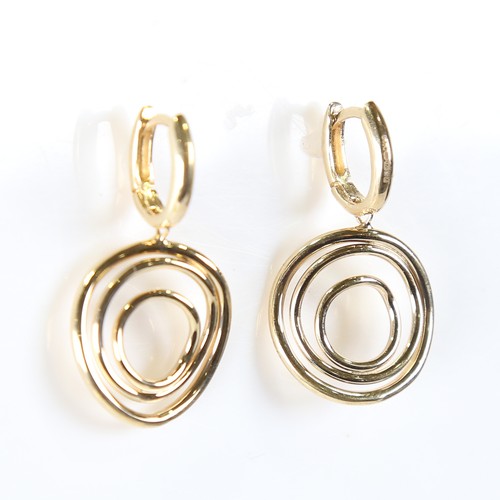 122 - A modern Italian pair of 9ct gold disc pendant earrings, earring height 31.8mm, 4.2g