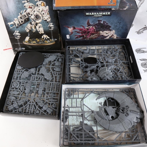 101 - WARHAMMER 40,000 - 3 boxed plastic assembly toy kits, including Necrom Doom Scythe (3)