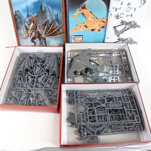 102 - WARHAMMER - 3 boxed plastic assembly toy kits, including Sunshark Bomber (3)