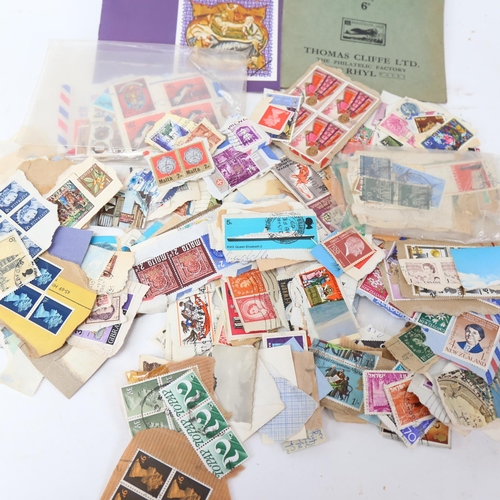 130 - Various Vintage loose postage stamps (boxful)