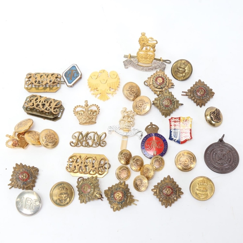 177 - Various military badges, buttons etc