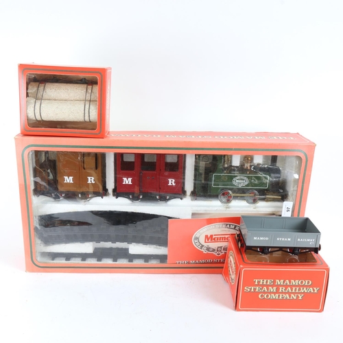 97 - MAMOD - a Vintage model RS1 steam railway set, comprising locomotive SL1/2, open wagon, lumber truck... 