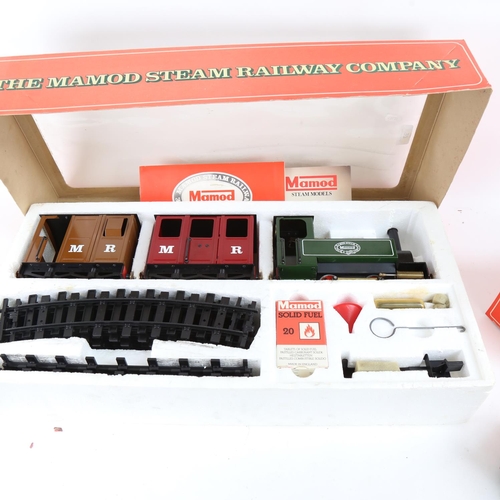 97 - MAMOD - a Vintage model RS1 steam railway set, comprising locomotive SL1/2, open wagon, lumber truck... 