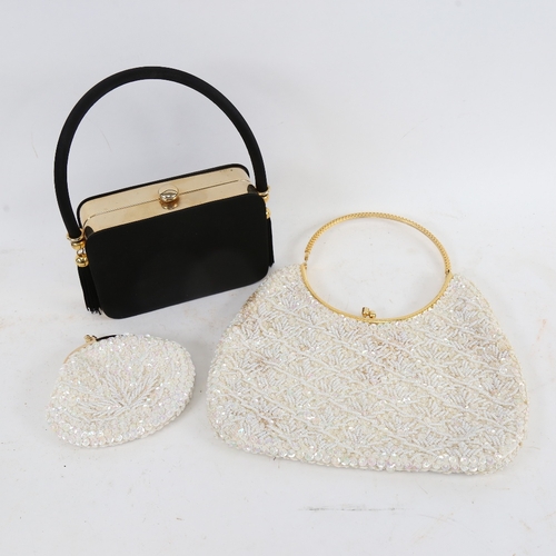 576 - A group of Vintage evening bags and purses (3)