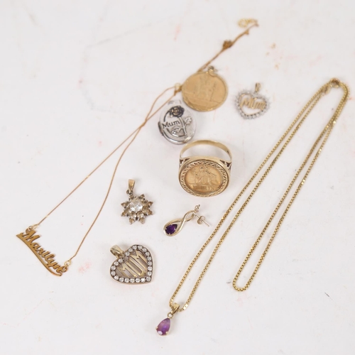 946 - A group of 9ct gold jewellery, to include a St Christopher signet ring, stone set pendants, and a si... 