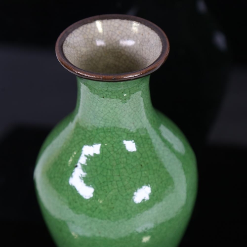 113 - A Chinese green crackle glaze porcelain vase, height 25cm