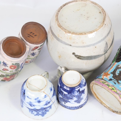 190 - A group of Chinese porcelain items, including a double-bodied teapot, vase height 25cm (5)