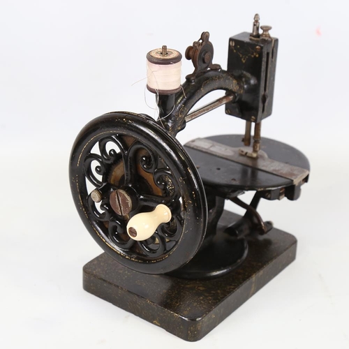 197 - WANZER - Antique sewing machine, circa 1900, serial no. 668837