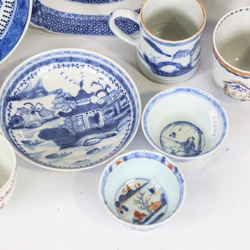 211 - A group of Chinese porcelain items (9)