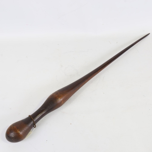 93 - An Aboriginal hardwood throwing club, probably early to mid-20th century, length 66cm