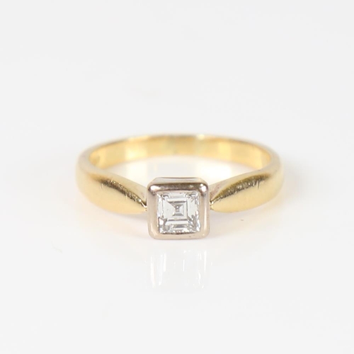 592 - A modern 18ct gold 0.3ct square-cut solitaire diamond ring, diamond weight calculated from measureme... 