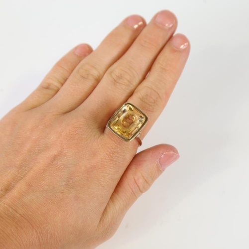 596 - A large Antique 9ct gold citrine seal ring, with garter motto 