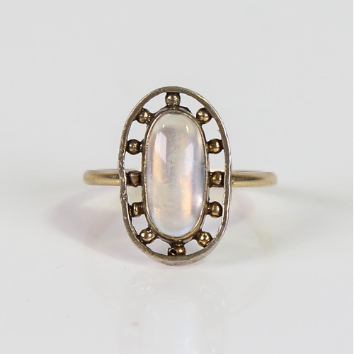 600 - An Antique cabochon blue moonstone panel ring, unmarked yellow metal settings, setting height 17.6mm... 