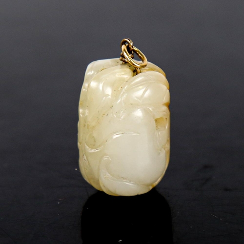 606 - A Chinese carved and polished jade peach fruit pendant, with unmarked yellow metal wirework bale, he... 