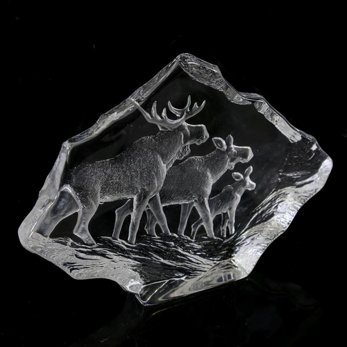 2105 - ORREFORS - glass tablet with reindeer design, unsigned, height 19cm