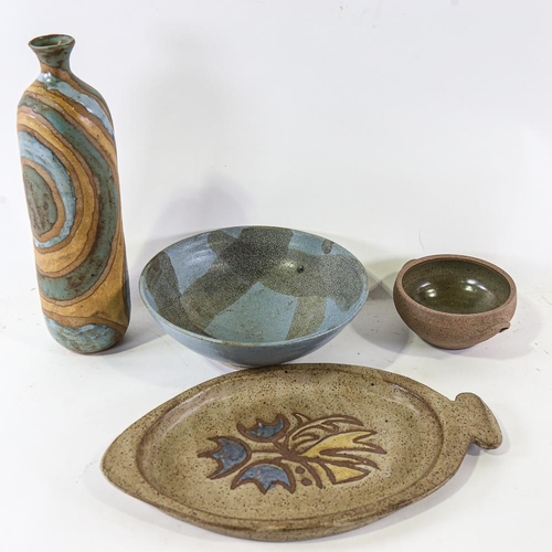 2120 - Studio pottery, including a David Leach's Lowerdown Pottery standardware bowl, 5 pieces