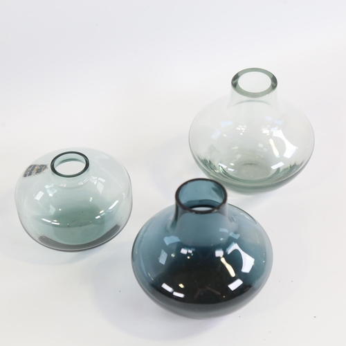 2068 - RONALD STENNETT WILLSON - 3 small blown glass vases for Leamington Glass, 1 with paper label, talles... 