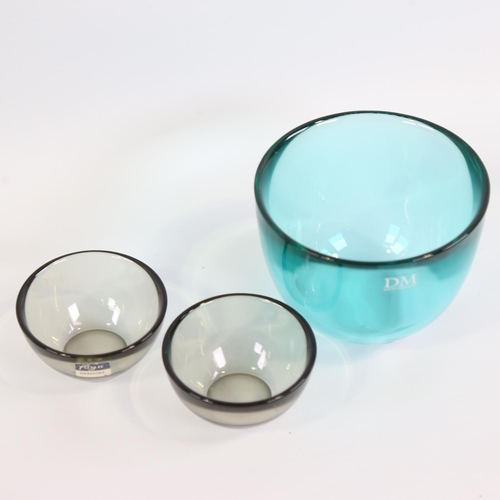 2069 - SVEN PALMQVIST - 2 1950s small Orrefors Fuga bowls, and a David Mellor similar small glass bowl with... 