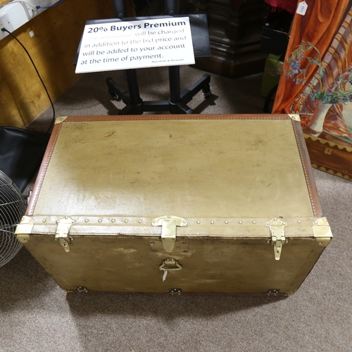 270 - MOYNAT PARIS - Vintage brass and leather-bound car trunk, 87cm x 48cm, height 48cm