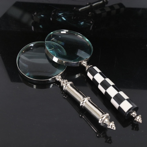 101 - 2 reproduction hand-held magnifying glasses, largest length 27cm (2)