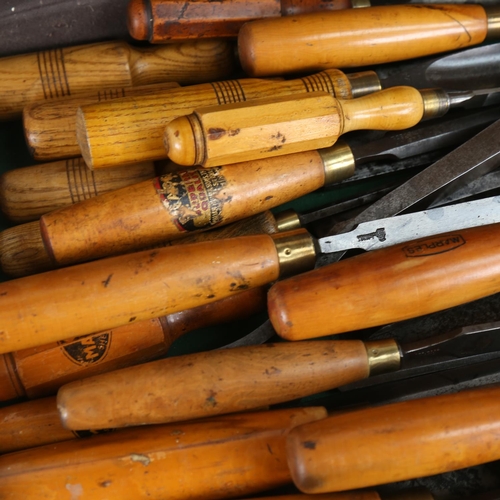 103 - A large quantity of various Antique carpenter's woodworking tools, including chisels (boxful)