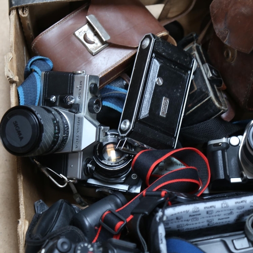 84 - Various cameras, binoculars and equipment, including Praktica MTL50 35mm single lens reflex camera, ... 