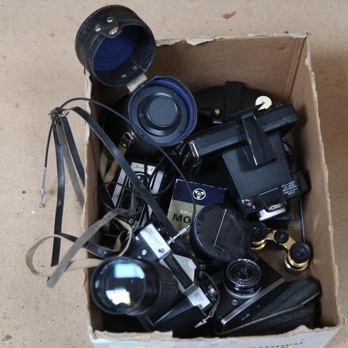 90 - Various Vintage cameras, including Zenit ET 35mm single lens reflex camera with zoom lens, memory ca... 