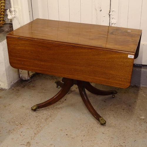 2431 - A William IV mahogany drop leaf breakfast table (A/F), W101cm