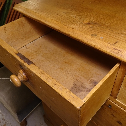 2444 - A Antique pine chest of 5 drawers, with bracket feet, W10c4m, H113cm, D50cm